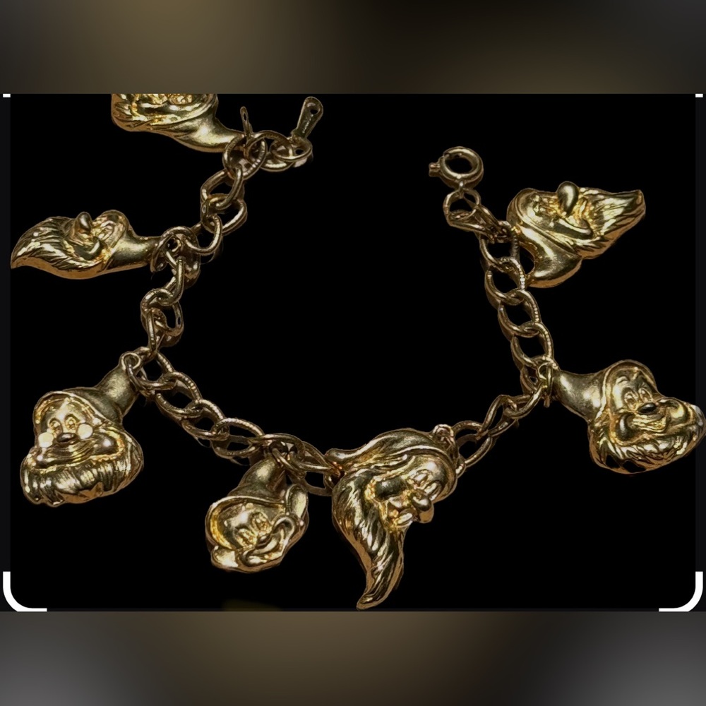 Vintage Disney Snow White’s 7 Dwarfs Charm Gold Toned Bracelet